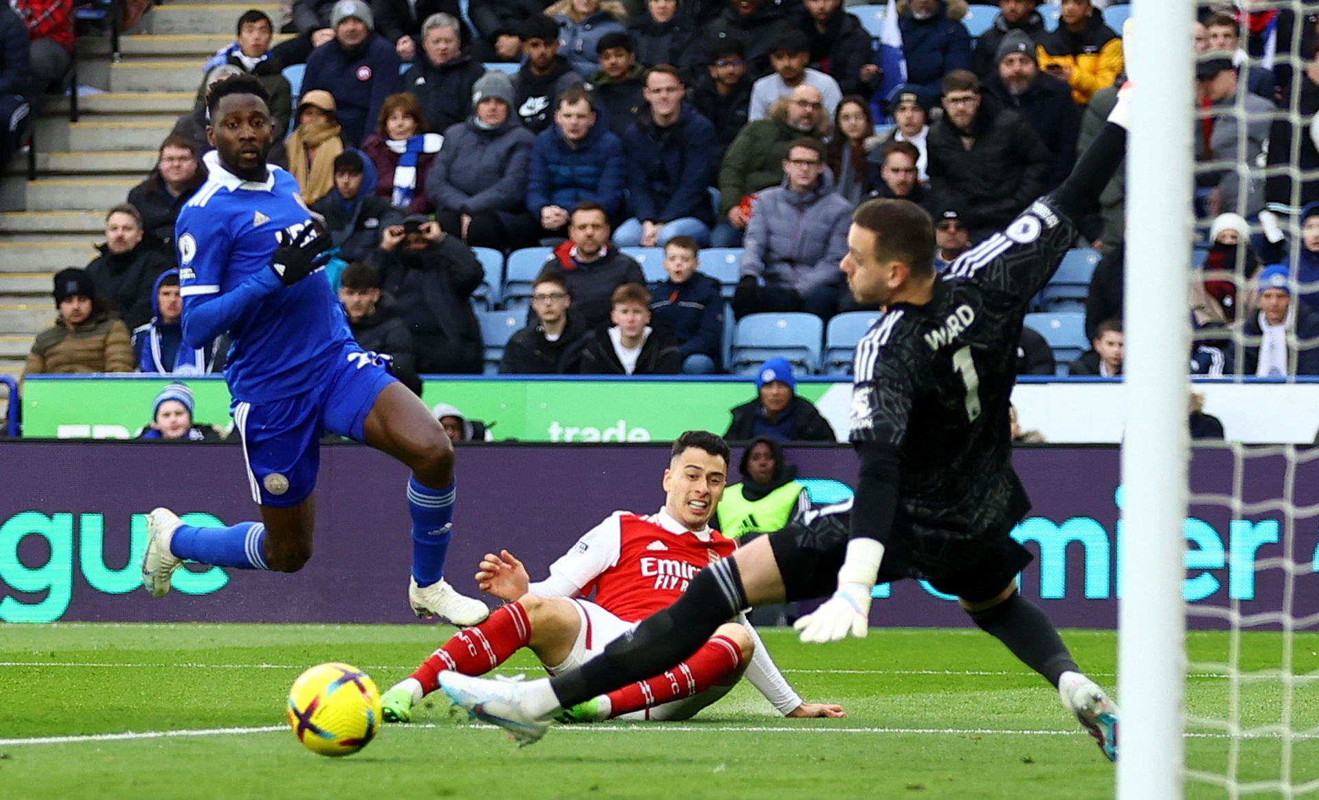 并利用反击 并利用反击